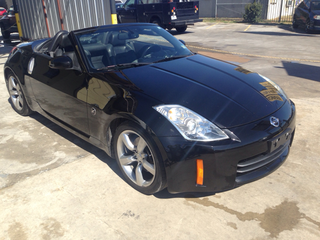 2006 Nissan 350Z 5dr 7-pass Van V6 LE FWD