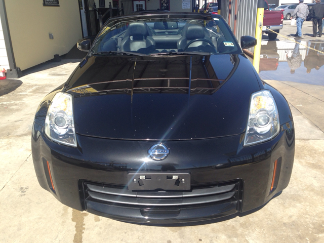 2006 Nissan 350Z 5dr 7-pass Van V6 LE FWD