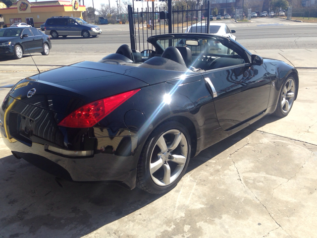 2006 Nissan 350Z 5dr 7-pass Van V6 LE FWD