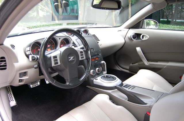 2007 Nissan 350Z 5dr 7-pass Van V6 LE FWD