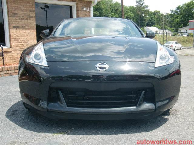 2010 Nissan 370Z Rear-wheel Drive