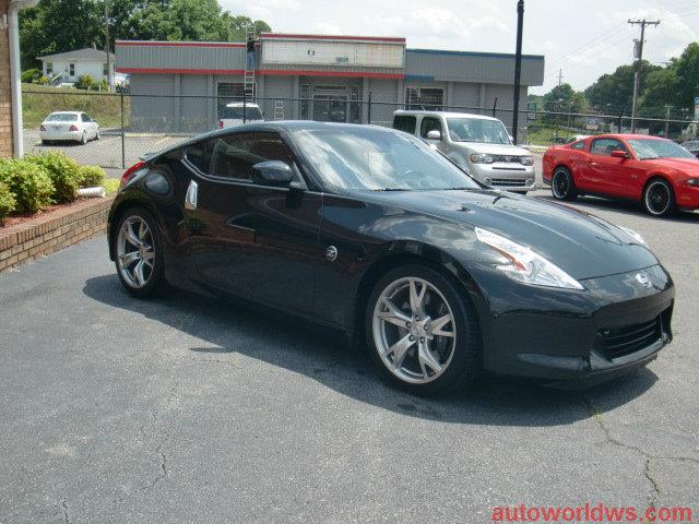 2010 Nissan 370Z Rear-wheel Drive