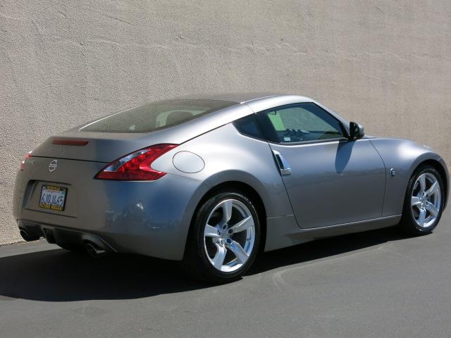 2010 Nissan 370Z FWD 4dr