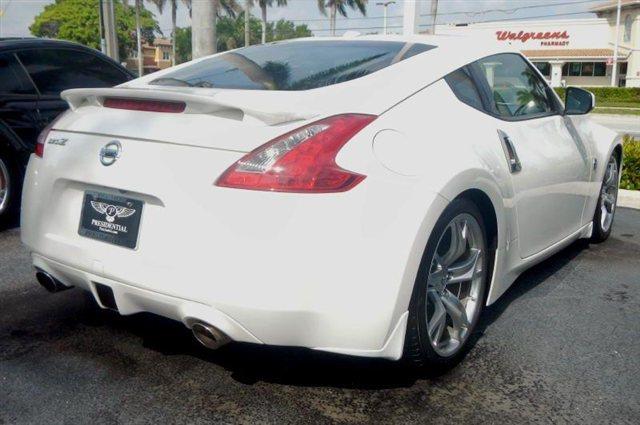 2012 Nissan 370Z 5DR 7-pass VAN I4 FWD