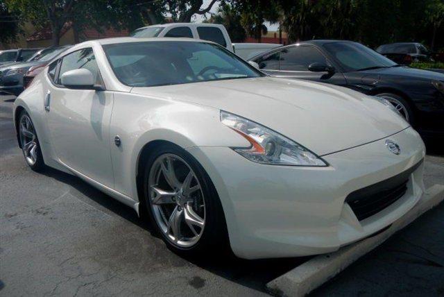 2012 Nissan 370Z 5DR 7-pass VAN I4 FWD