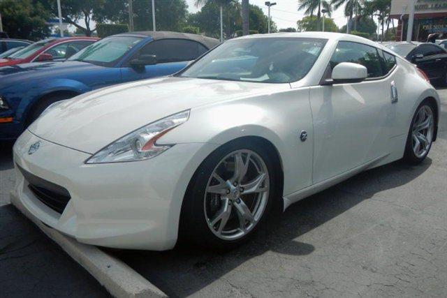 2012 Nissan 370Z 5DR 7-pass VAN I4 FWD