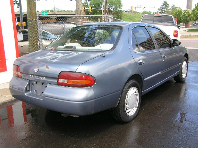 1994 Nissan Altima C1500 Scottsdale
