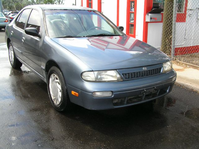 1994 Nissan Altima C1500 Scottsdale