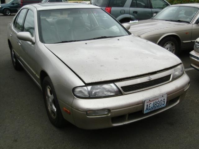 1994 Nissan Altima 3.2 Quattro S-line AWD Sedan