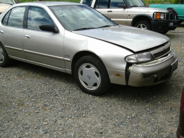 1994 Nissan Altima W/nav.sys