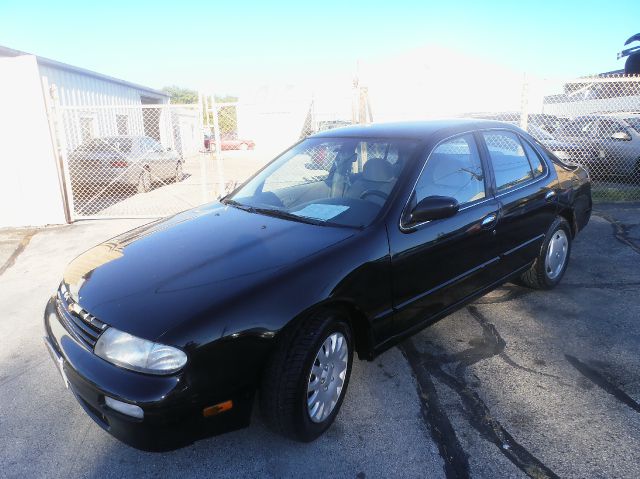 1995 Nissan Altima W/nav.sys