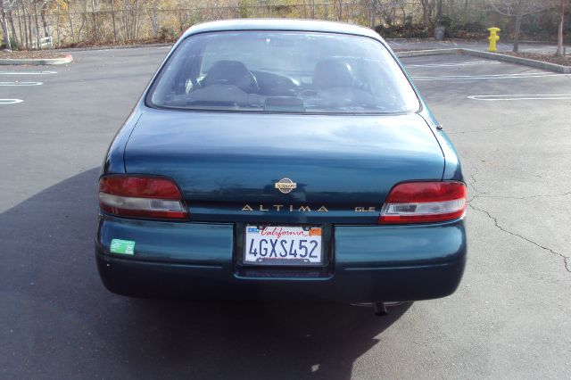 1996 Nissan Altima 3.0 Quattro