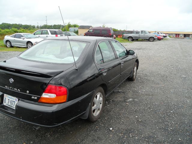 1998 Nissan Altima SE