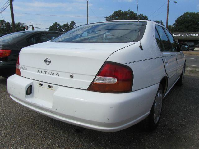 1998 Nissan Altima 3.0 Quattro