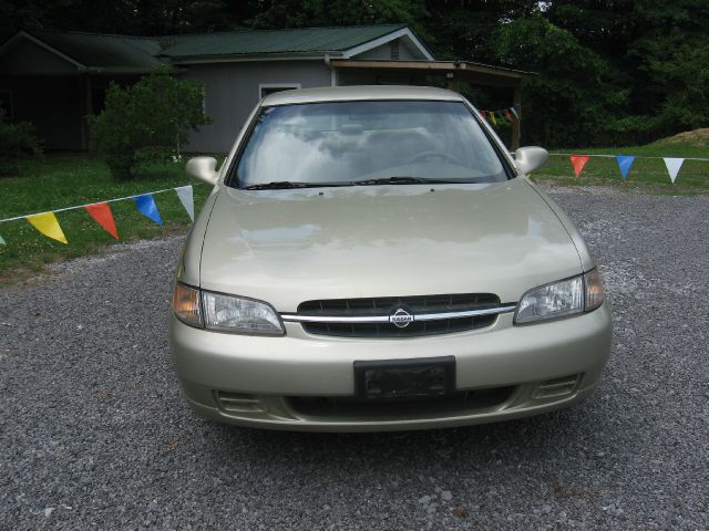 1999 Nissan Altima 3.0 Quattro