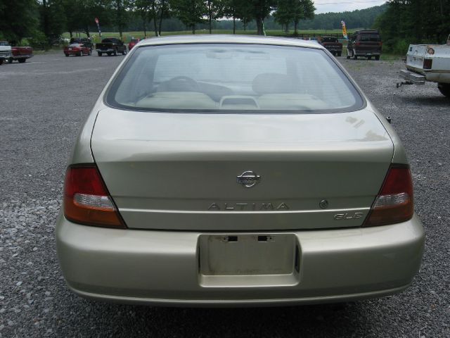 1999 Nissan Altima 3.0 Quattro
