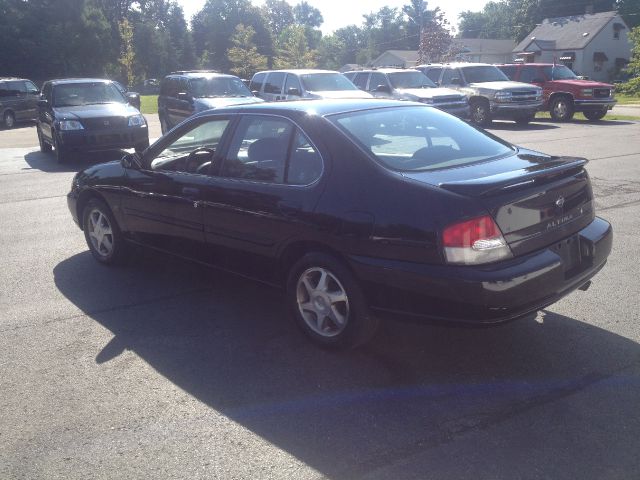 1999 Nissan Altima SE