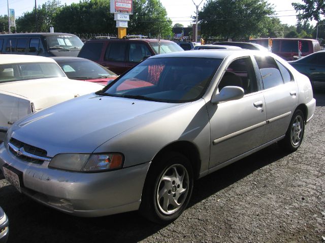 1999 Nissan Altima W/nav.sys