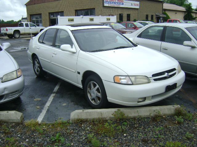 1999 Nissan Altima SE
