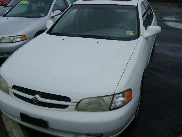 1999 Nissan Altima SE