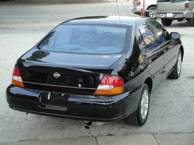 1999 Nissan Altima SE