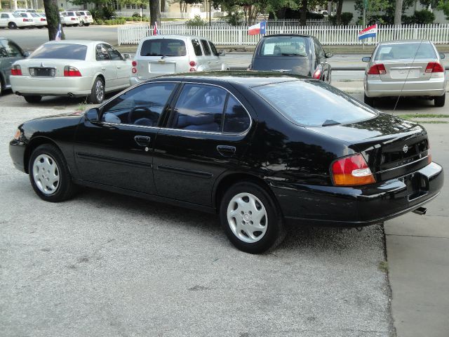 1999 Nissan Altima SE
