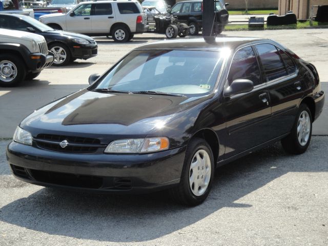 1999 Nissan Altima SE