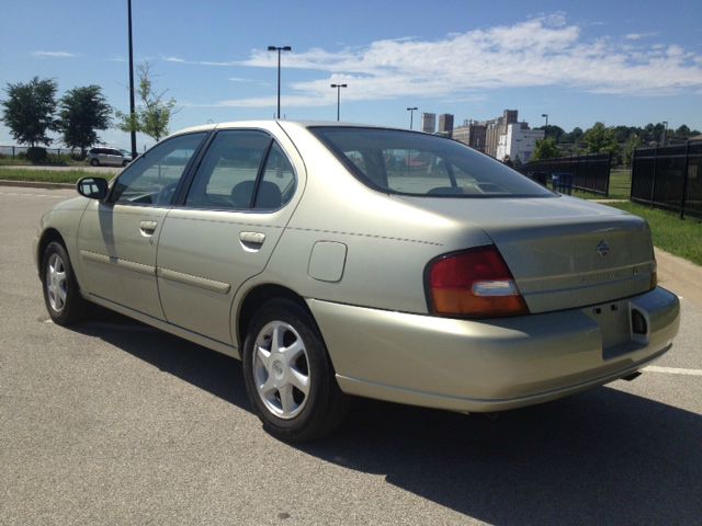 1999 Nissan Altima 3.0 Quattro