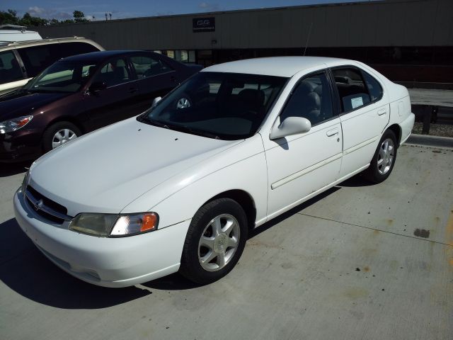 1999 Nissan Altima 3.0 Quattro