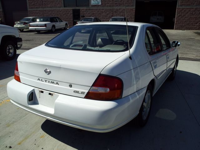 1999 Nissan Altima 3.0 Quattro