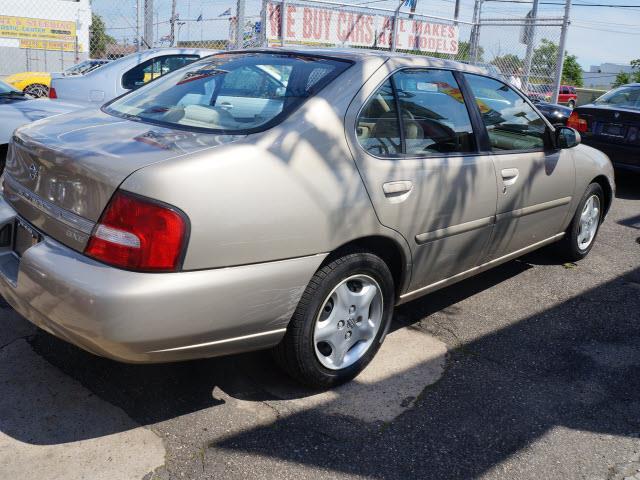 2000 Nissan Altima 3.0 Quattro