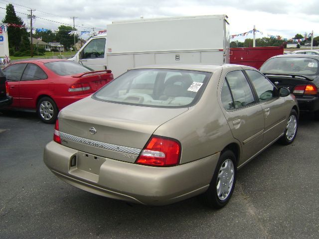 2000 Nissan Altima SE