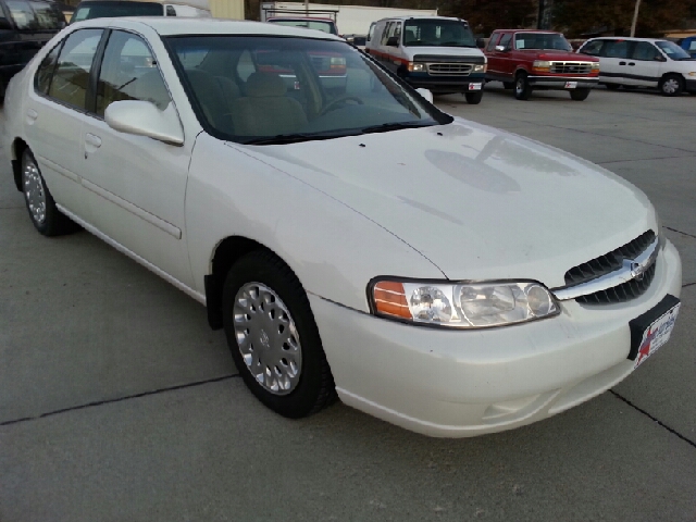 2000 Nissan Altima ION 2 Four Door