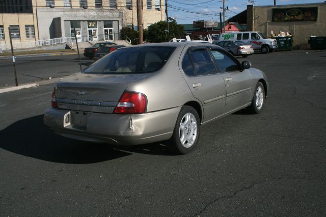 2000 Nissan Altima 3.0 Quattro