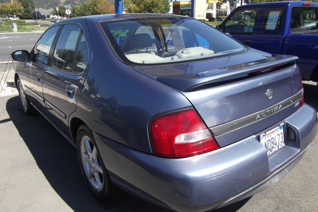 2000 Nissan Altima Unknown