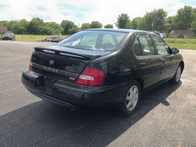 2000 Nissan Altima SE