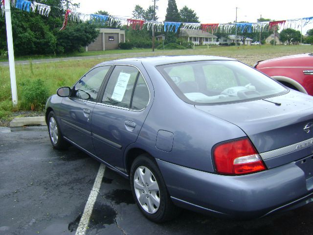 2000 Nissan Altima SE