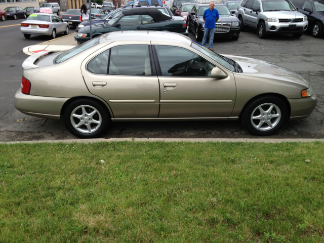 2000 Nissan Altima SE