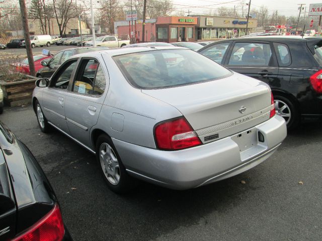 2000 Nissan Altima 3.0 Quattro