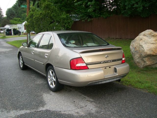 2000 Nissan Altima SE