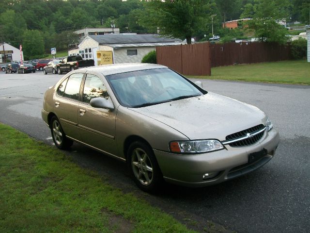 2000 Nissan Altima SE