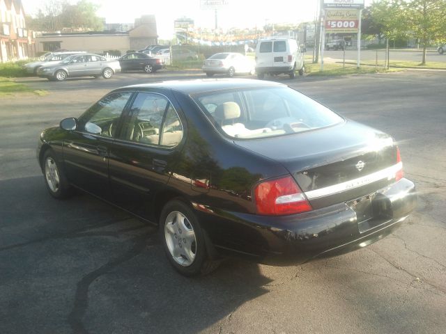 2000 Nissan Altima Unknown