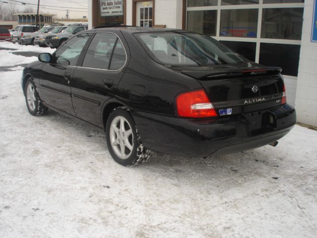 2001 Nissan Altima SE