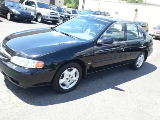 2001 Nissan Altima Unknown