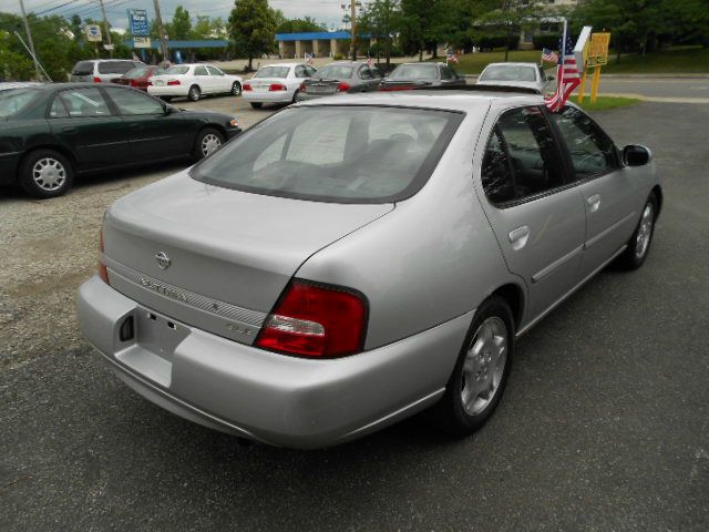 2001 Nissan Altima 3.0 Quattro