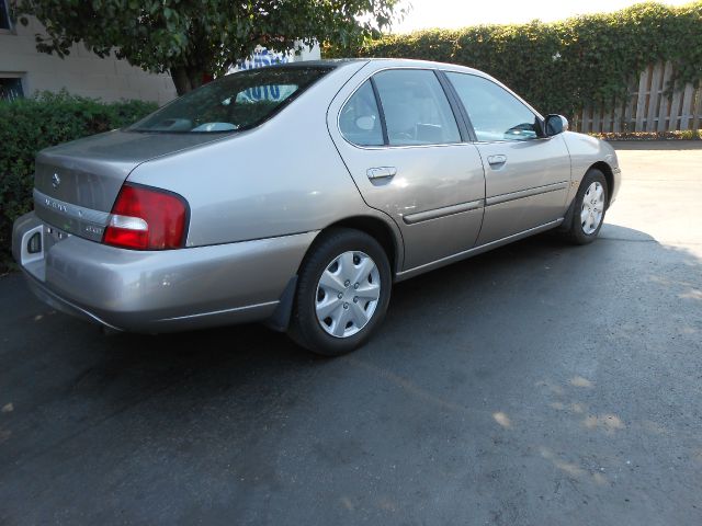 2001 Nissan Altima SE