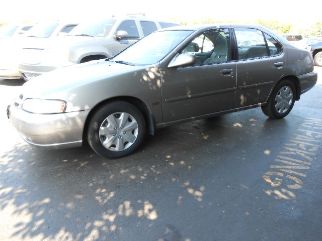 2001 Nissan Altima SE