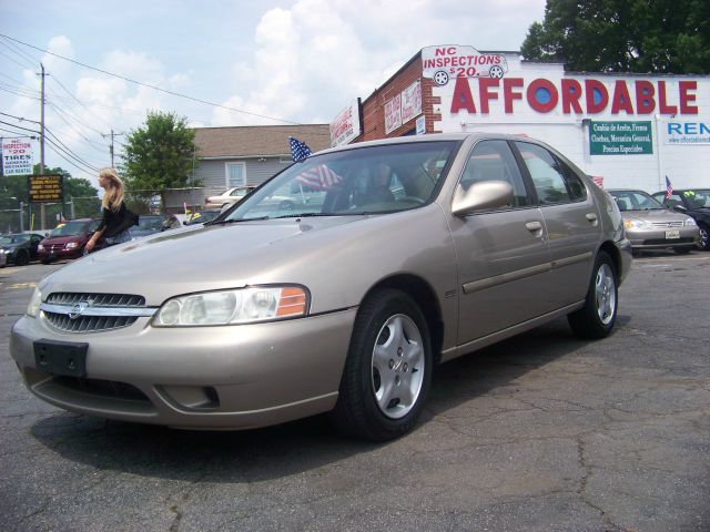 2001 Nissan Altima 750li Xdrive 1-ownerawdnavigation Sedan