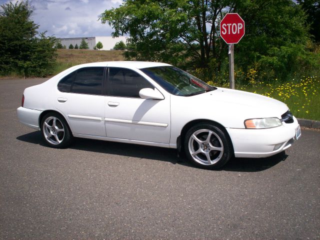 2001 Nissan Altima 3.0 Quattro