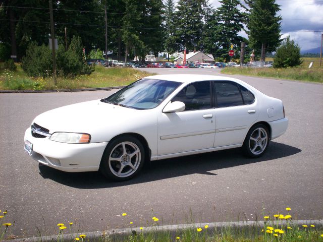 2001 Nissan Altima 3.0 Quattro
